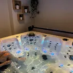La Petite Brainoise - Avec Salle Jacuzzi 120 Jets アパート