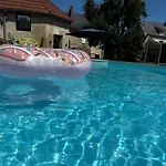 Apartman La Petite Brainoise - Avec Salle Jacuzzi 120 Jets *