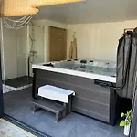 La Petite Brainoise - Avec Salle Jacuzzi 120 Jets * Braine