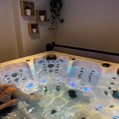 Maison Cosy Avec Jacuzzi Privatif Proche Reims شقة