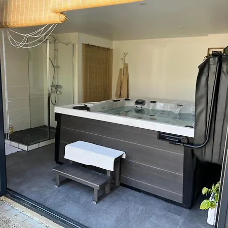 La Petite Brainoise - Avec Salle Jacuzzi 120 Jets * Braine