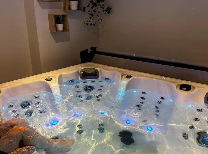 La Petite Brainoise - Avec Salle Jacuzzi 120 Jets Apartment