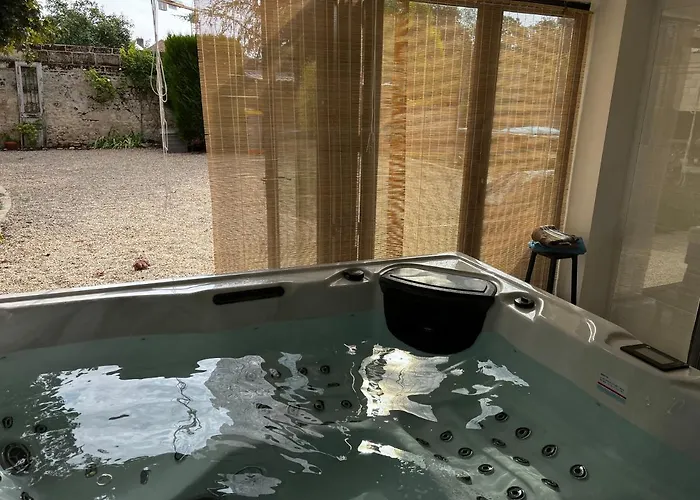 La Petite Brainoise - Avec Salle Jacuzzi 120 Jets Braine