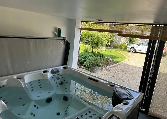 La Petite Brainoise - Avec Salle Jacuzzi 120 Jets *